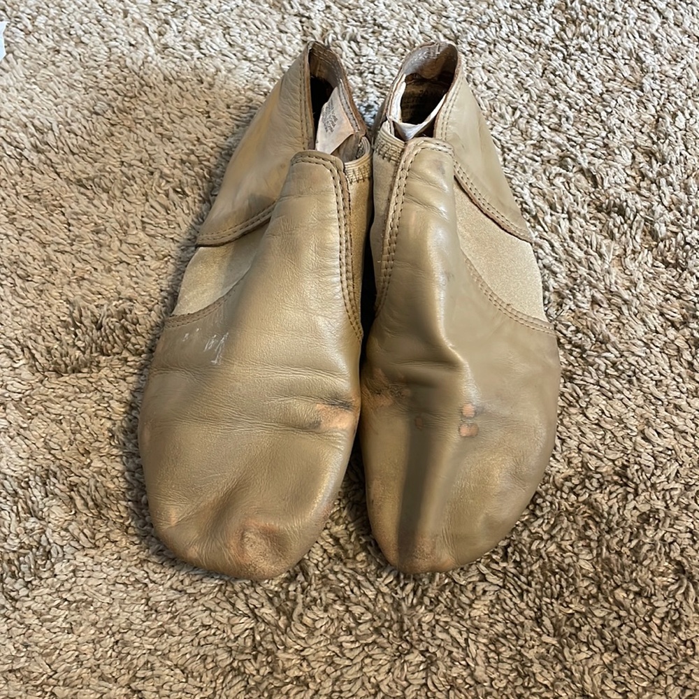 Dance shoes
